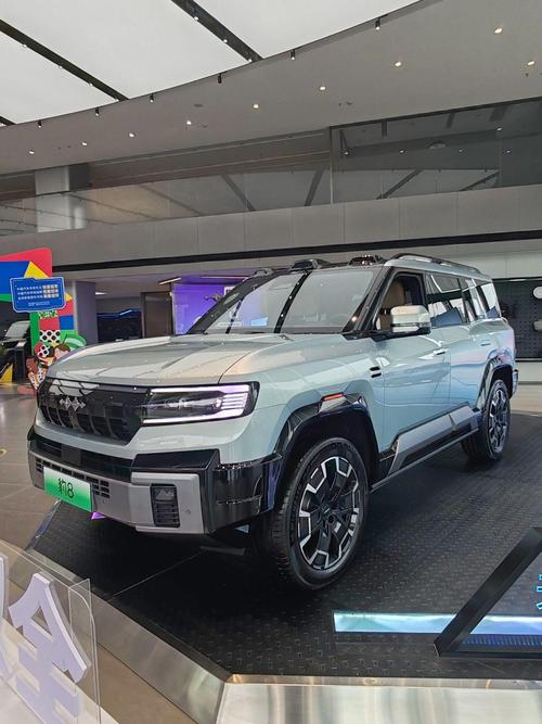 重庆300比亚迪方程豹硬派越野的爆款，英菲尼迪35周年与你共成长